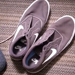Nike sb size 9 gray
